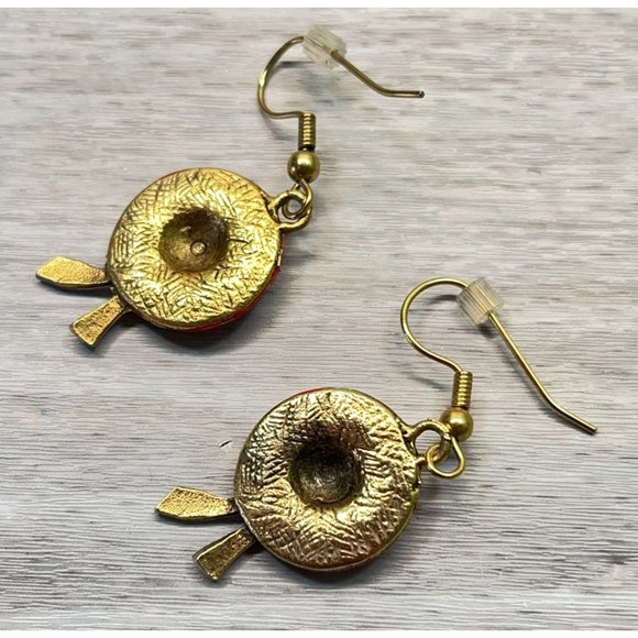 Vintage Red Fancy Hat Earrings Purple Ribbon Sun Hat Gold Tone 1 Inch Long - Picture 4 of 5